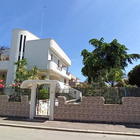 Villa Mary - Apartments トラーニ エクステリア 写真