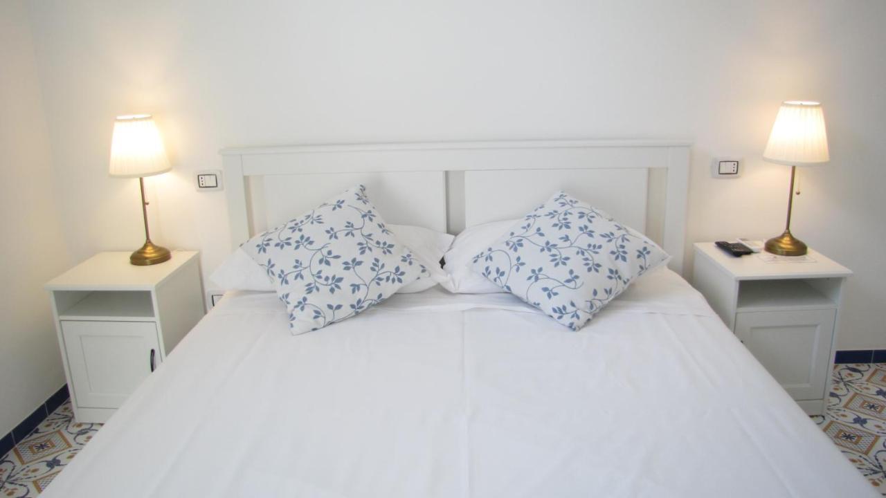 Villa Mary - Apartments トラーニ エクステリア 写真