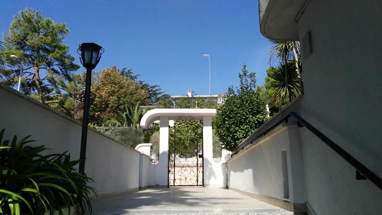 Villa Mary - Apartments トラーニ エクステリア 写真